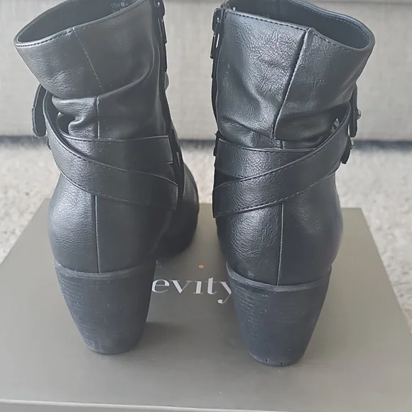 Levity black booties - Picture 3 of 4